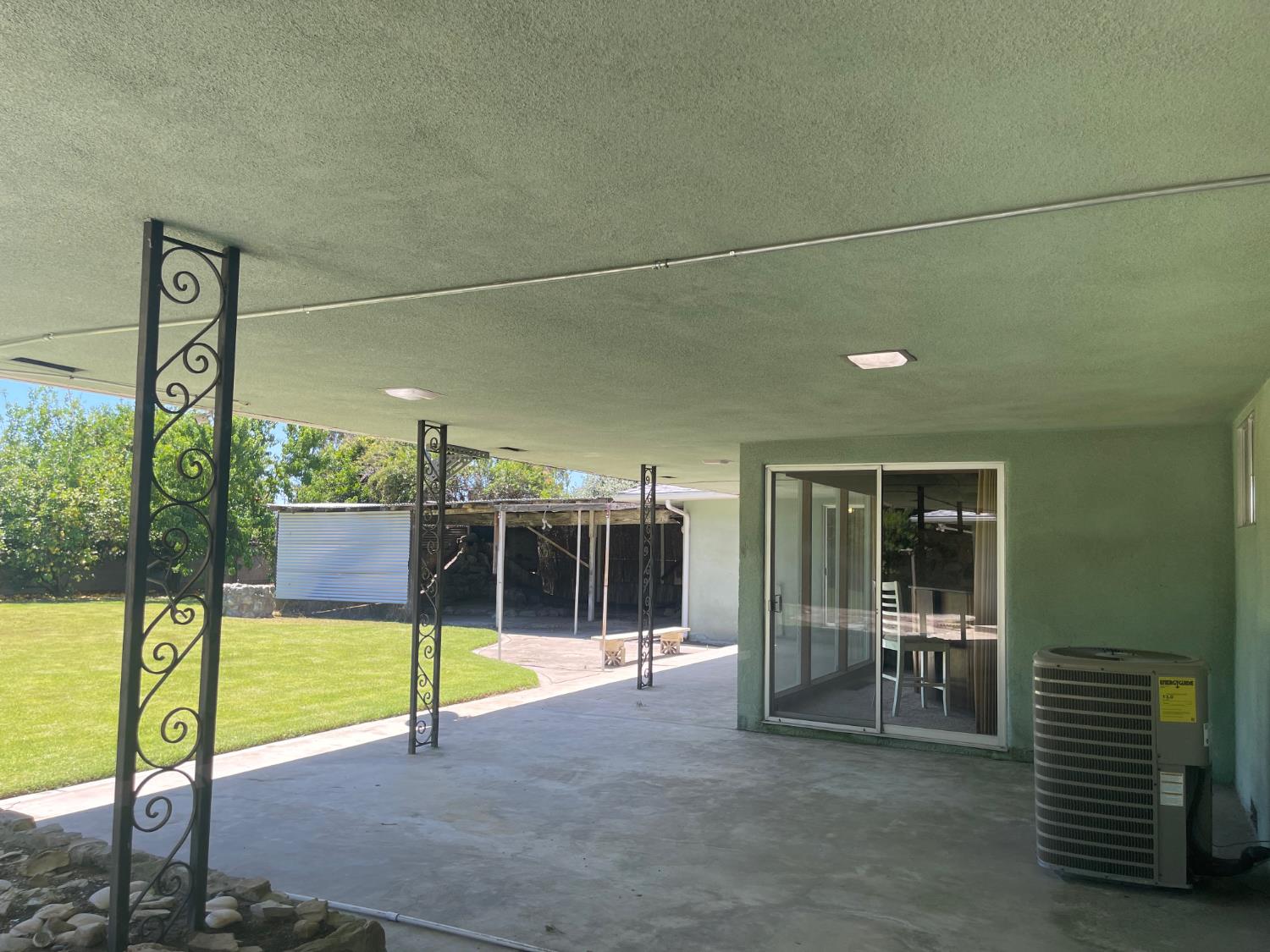 1111 W Kearney Blvd, Fresno, CA 93706