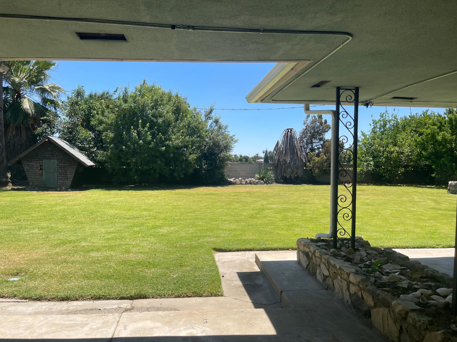 1111 W Kearney Blvd, Fresno, CA 93706