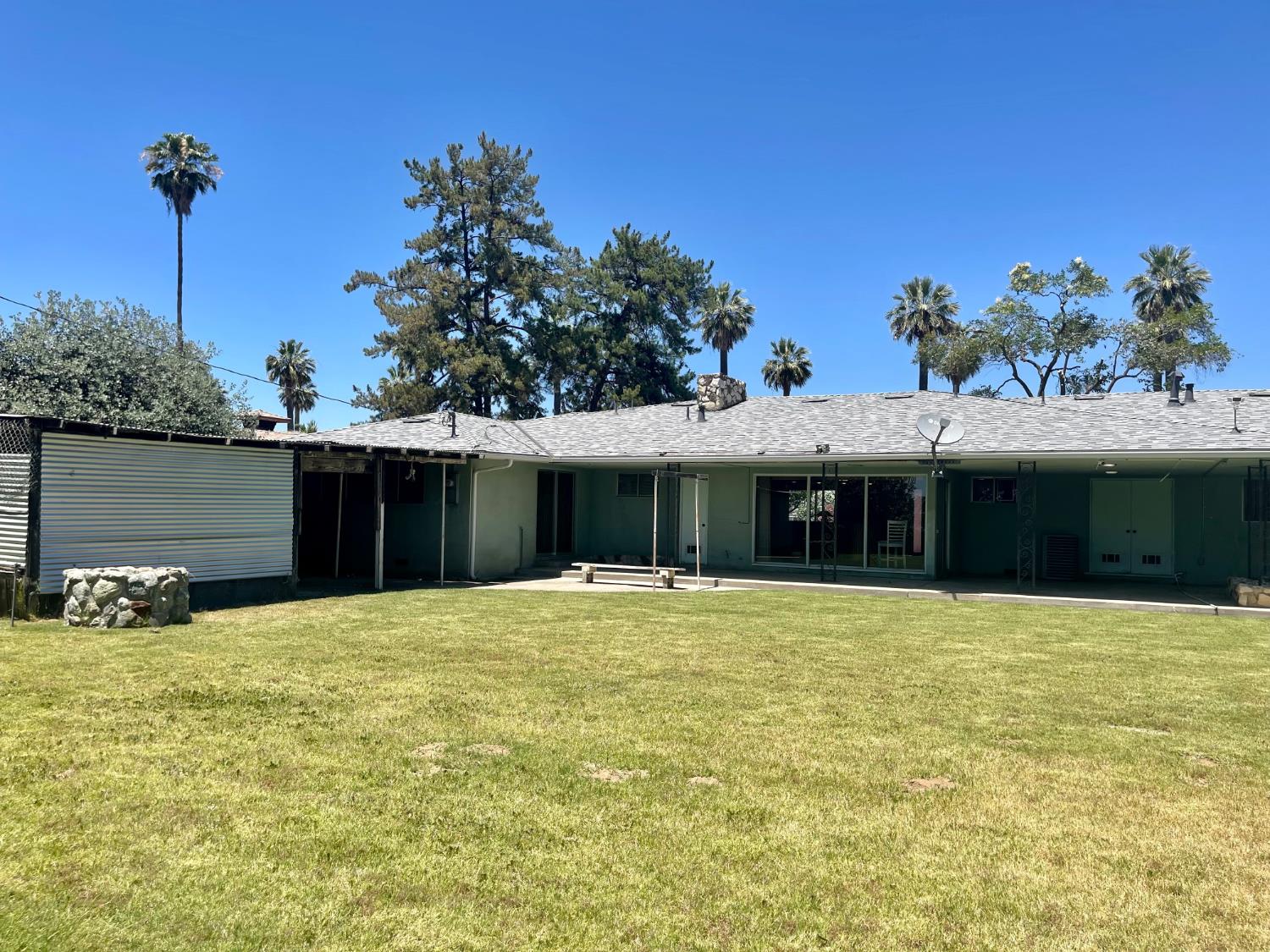 1111 W Kearney Blvd, Fresno, CA 93706