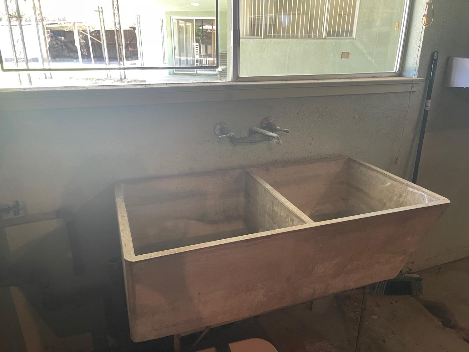 1111 W Kearney Blvd, Fresno, CA 93706