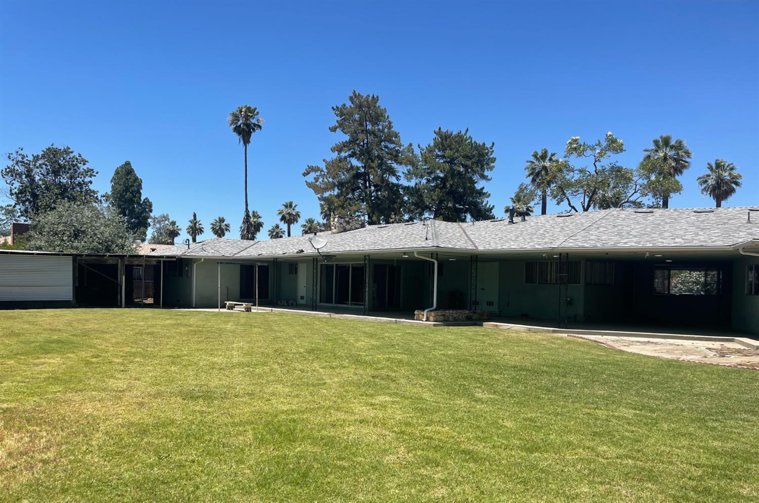 1111 W Kearney Blvd, Fresno, CA 93706