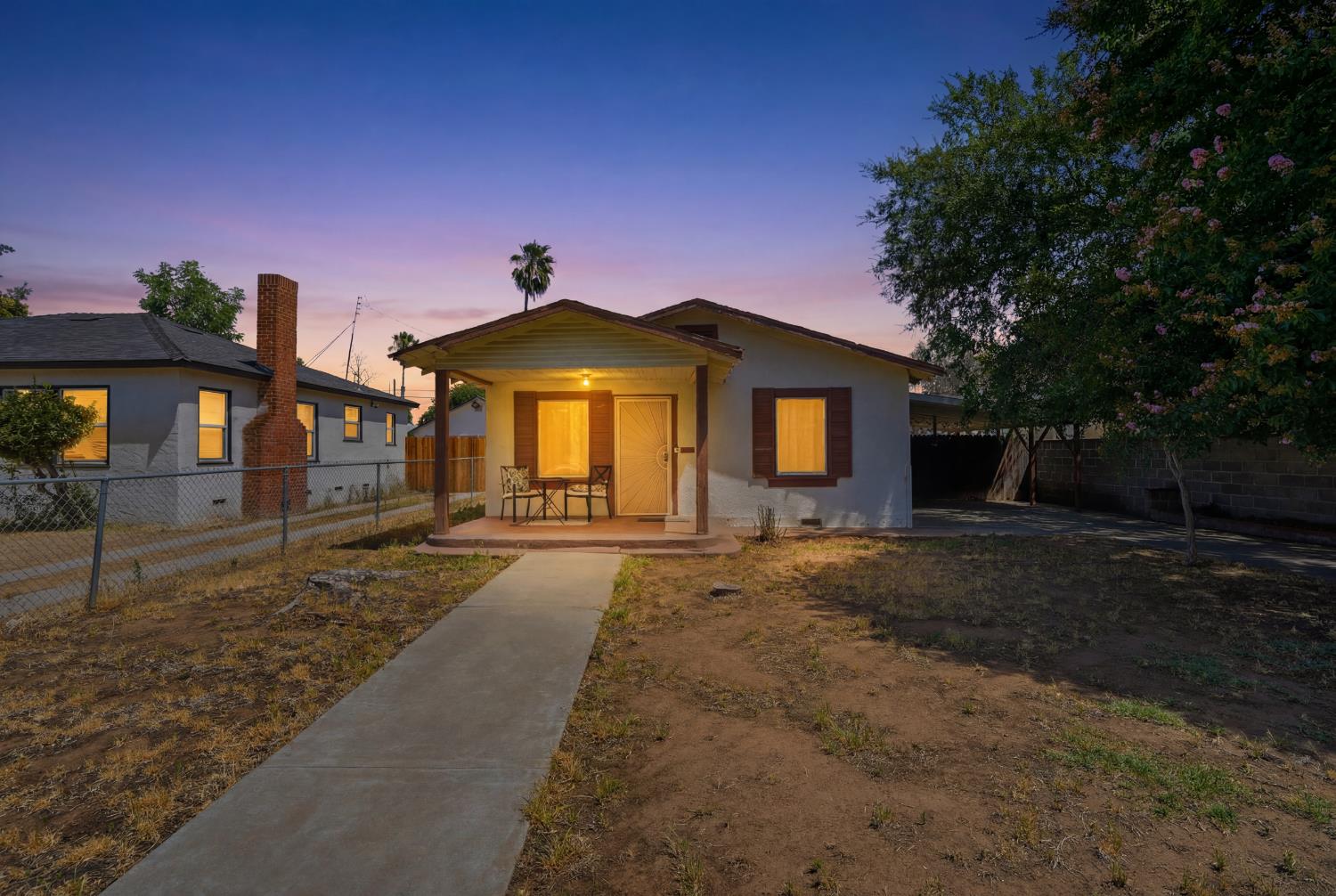 327 E Dayton Ave, Fresno, CA 93704