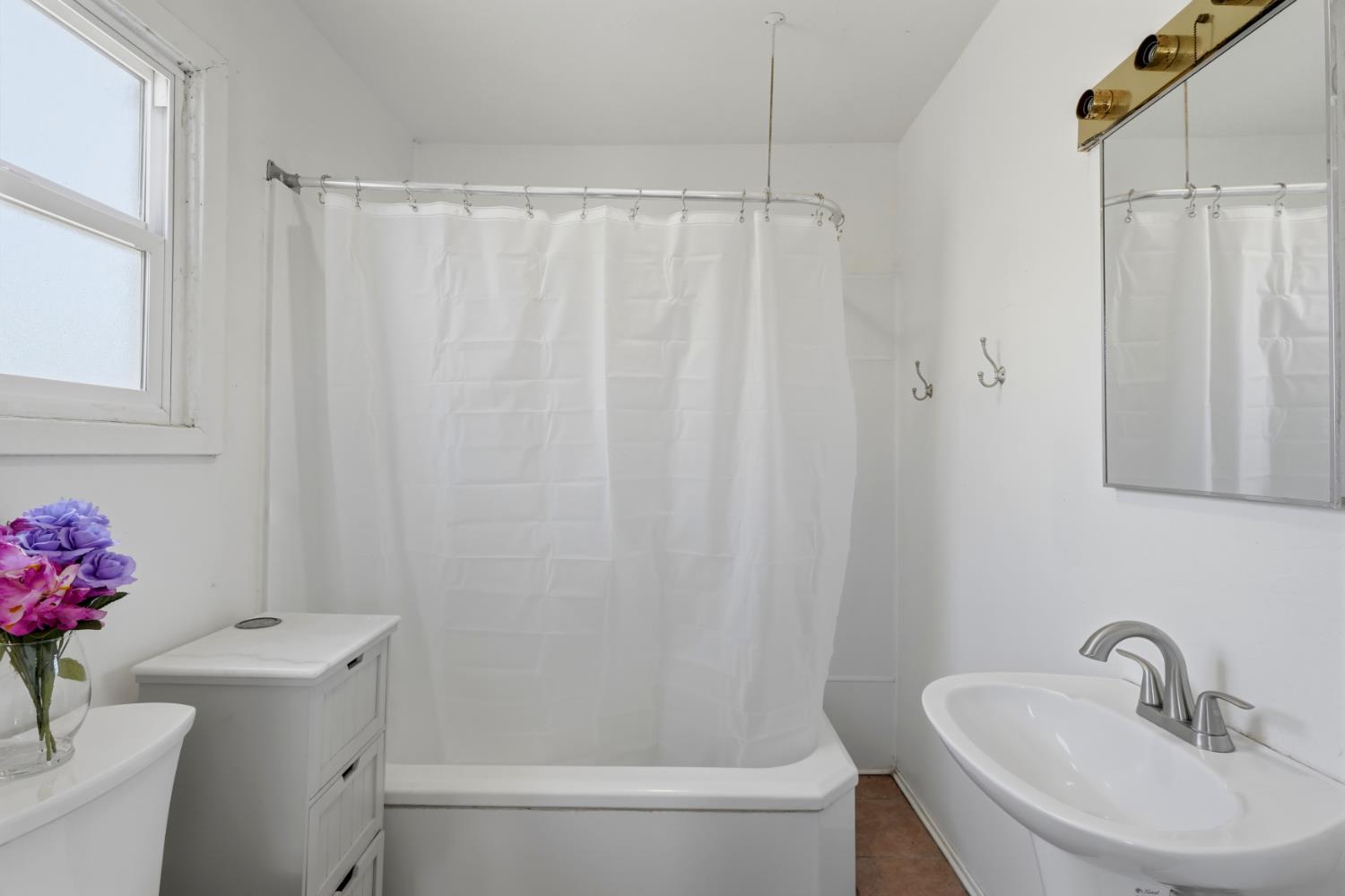 327 E Dayton Ave, Fresno, CA 93704