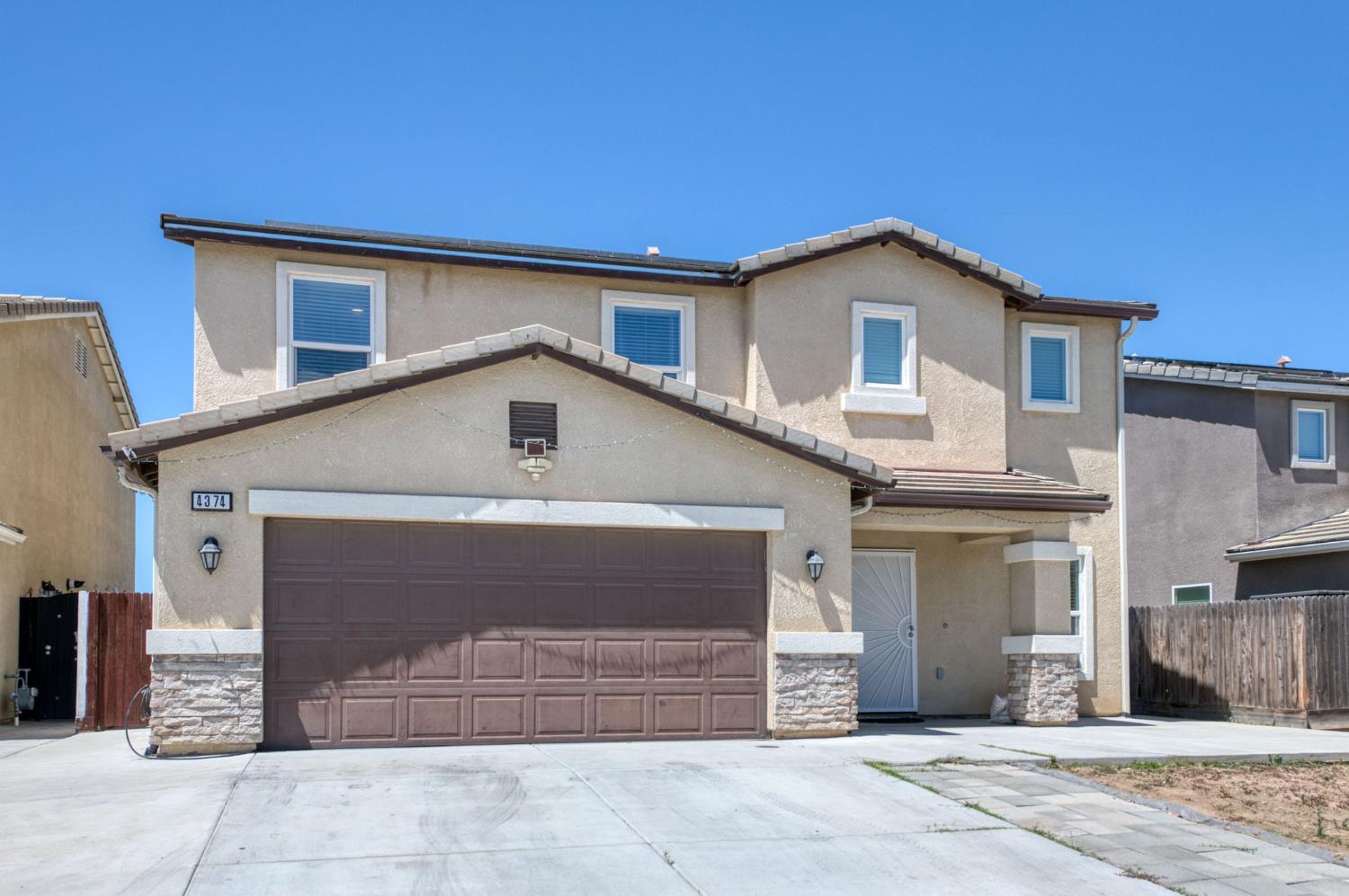 4374 W Saginaw Way, Fresno, CA 93722
