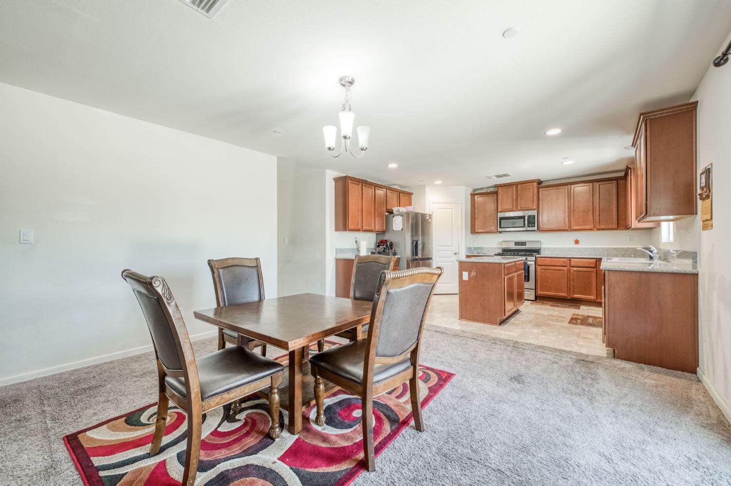 4374 W Saginaw Way, Fresno, CA 93722