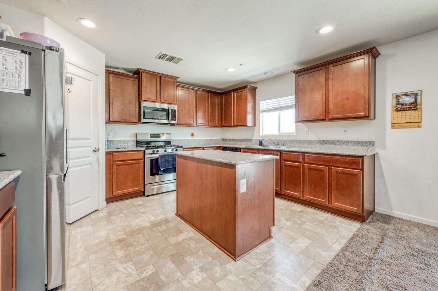 4374 W Saginaw Way, Fresno, CA 93722