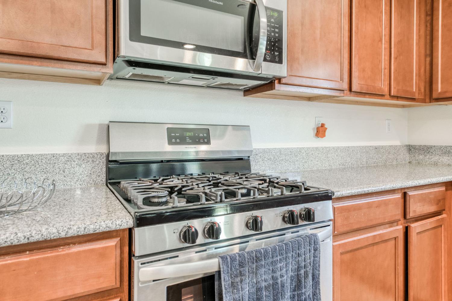 4374 W Saginaw Way, Fresno, CA 93722