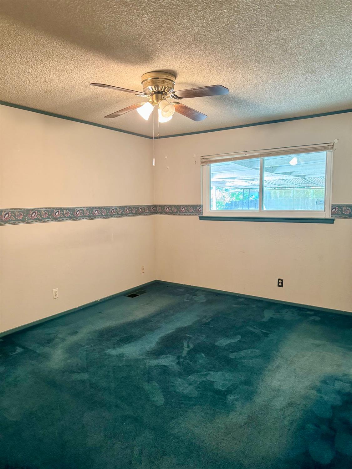 1470 N Chestnut Ave, Fresno, CA 93703