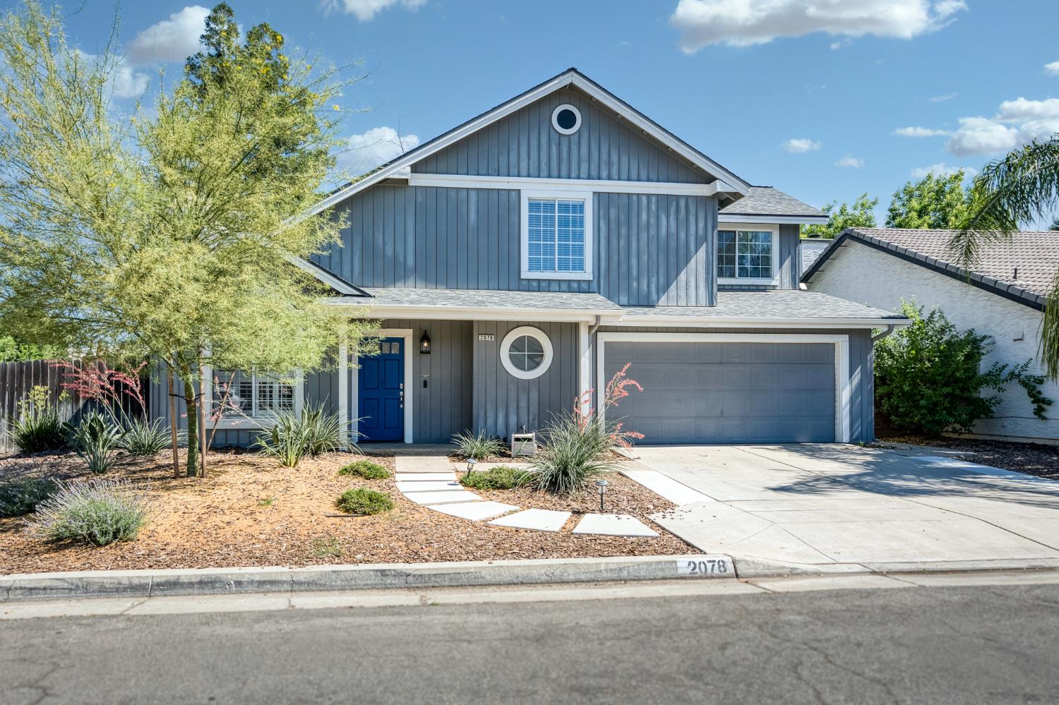 2078 E Pinedale Ave, Fresno, CA 93720