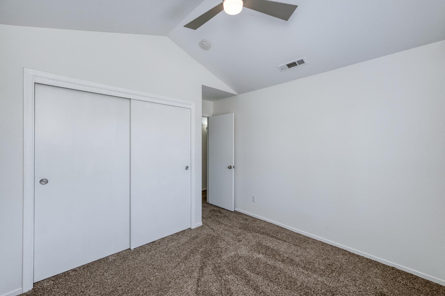 2078 E Pinedale Ave, Fresno, CA 93720
