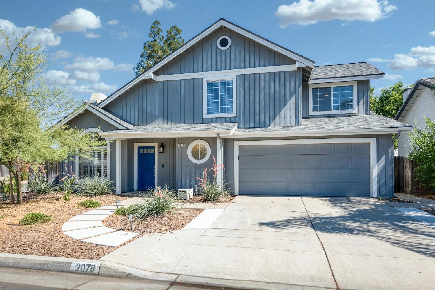 2078 E Pinedale Ave, Fresno, CA 93720