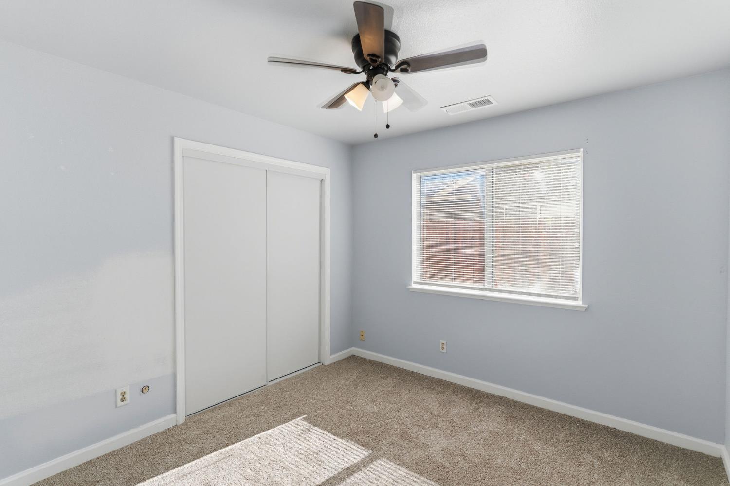 4885 E Edna Ave, Fresno, CA 93725