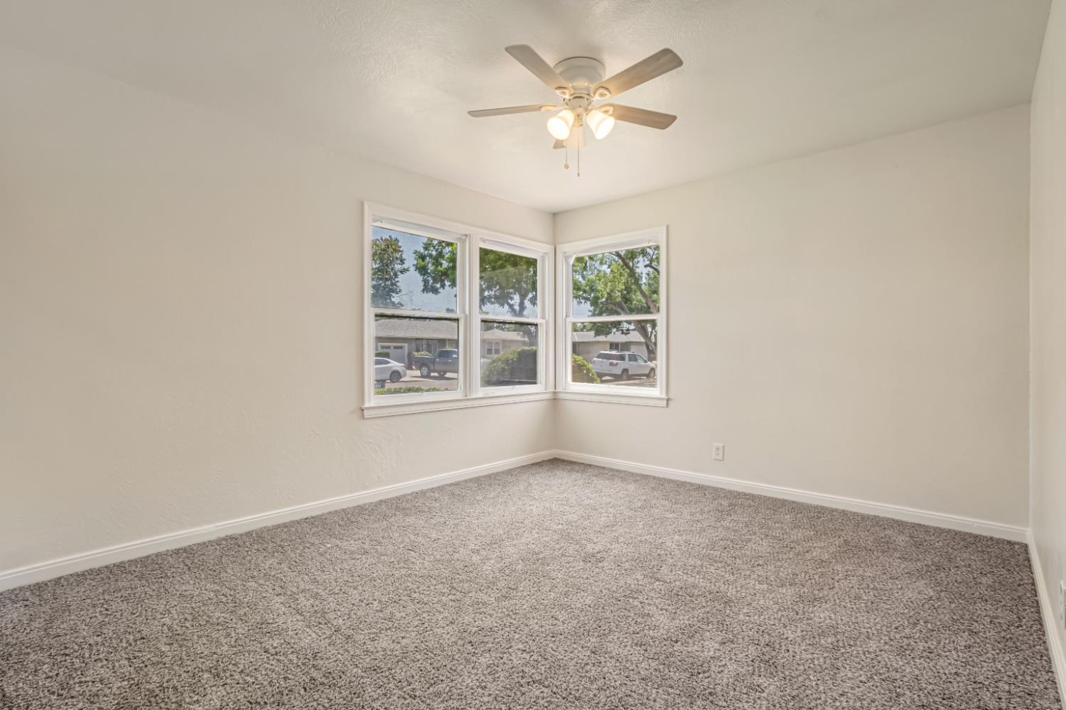 1422 W Flint Way, Fresno, CA 93705