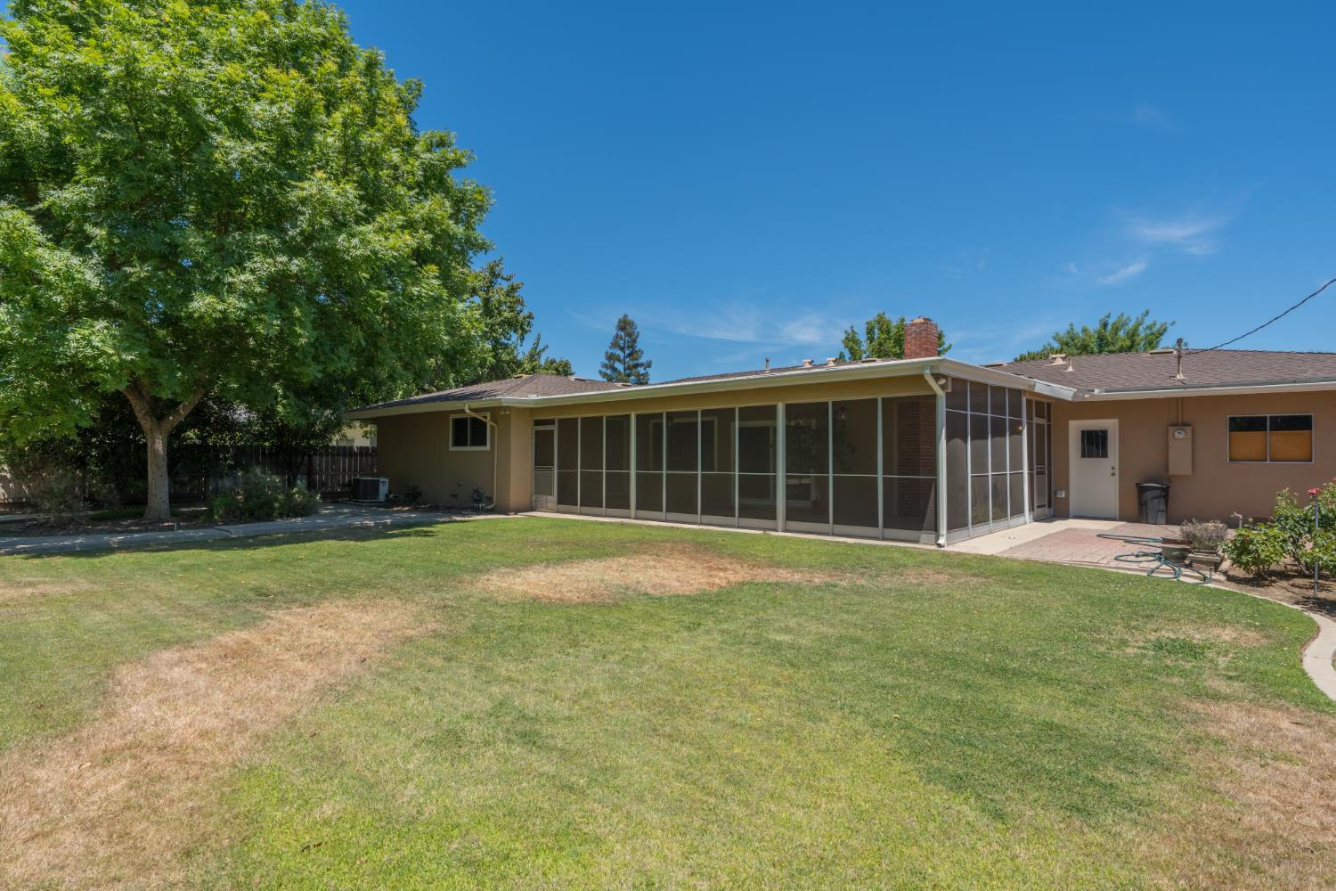 645 W Celeste Ave, Fresno, CA 93704