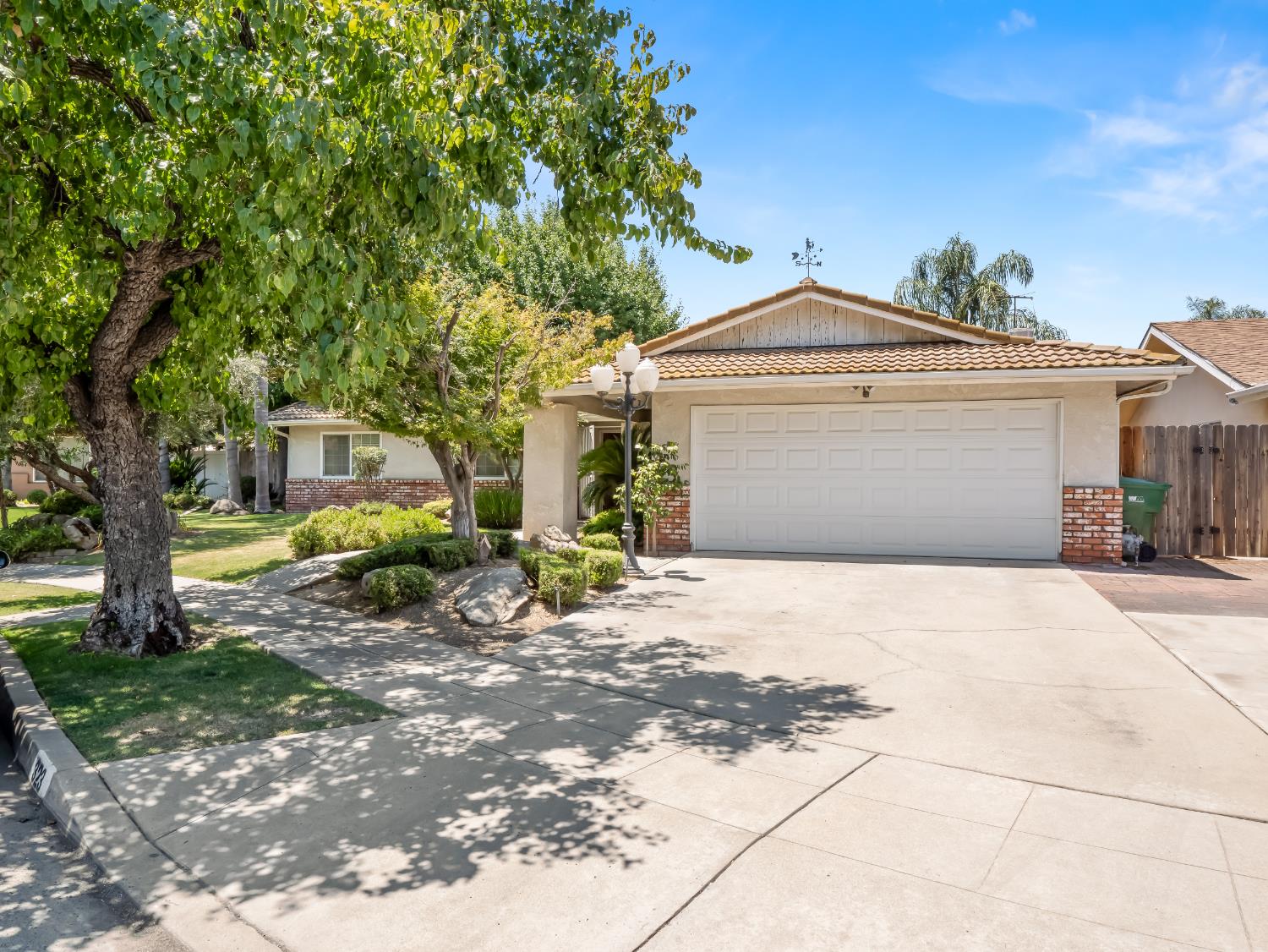 323 N Villa Ave, Fresno, CA 93727