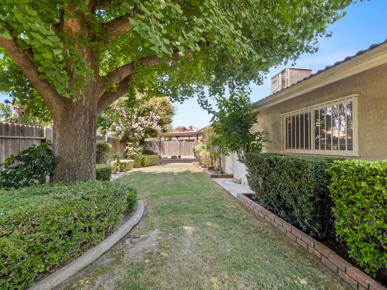 323 N Villa Ave, Fresno, CA 93727