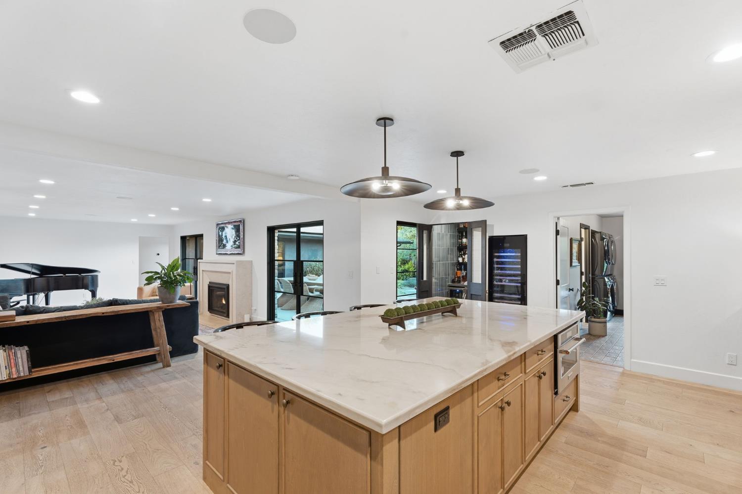 5708 N Pleasant Ave, Fresno, CA 93711