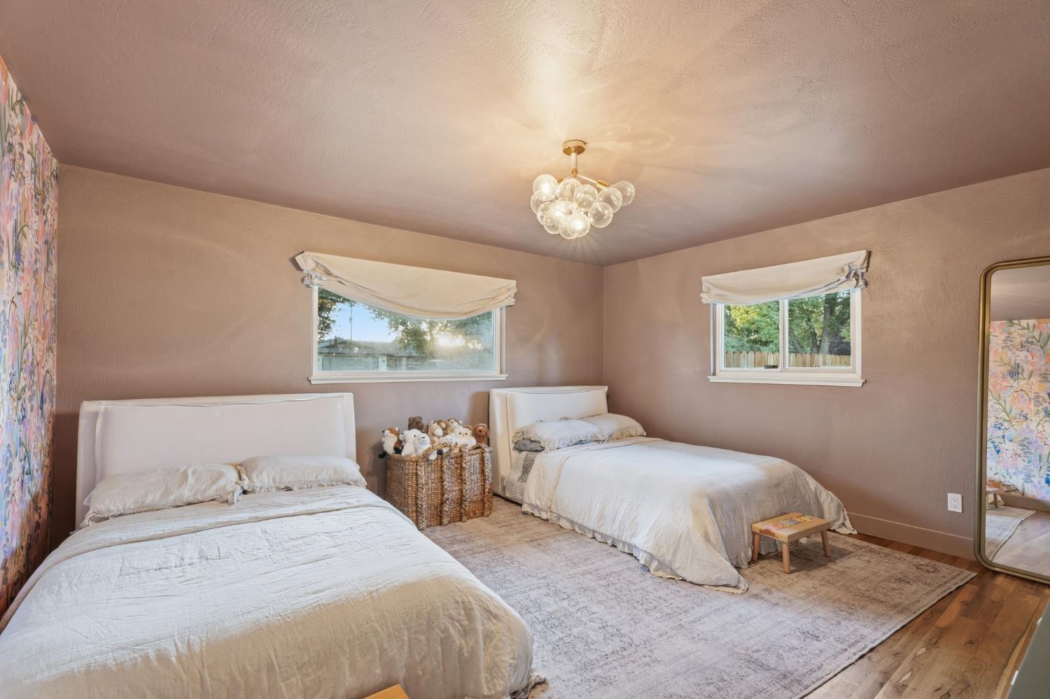 5708 N Pleasant Ave, Fresno, CA 93711