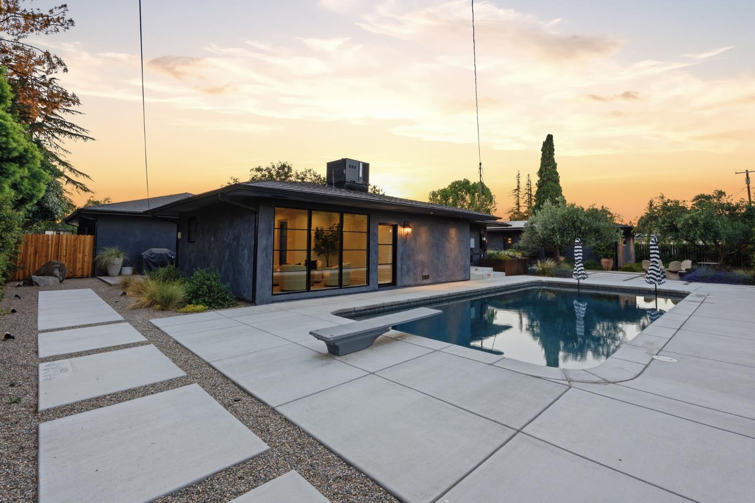 5708 N Pleasant Ave, Fresno, CA 93711
