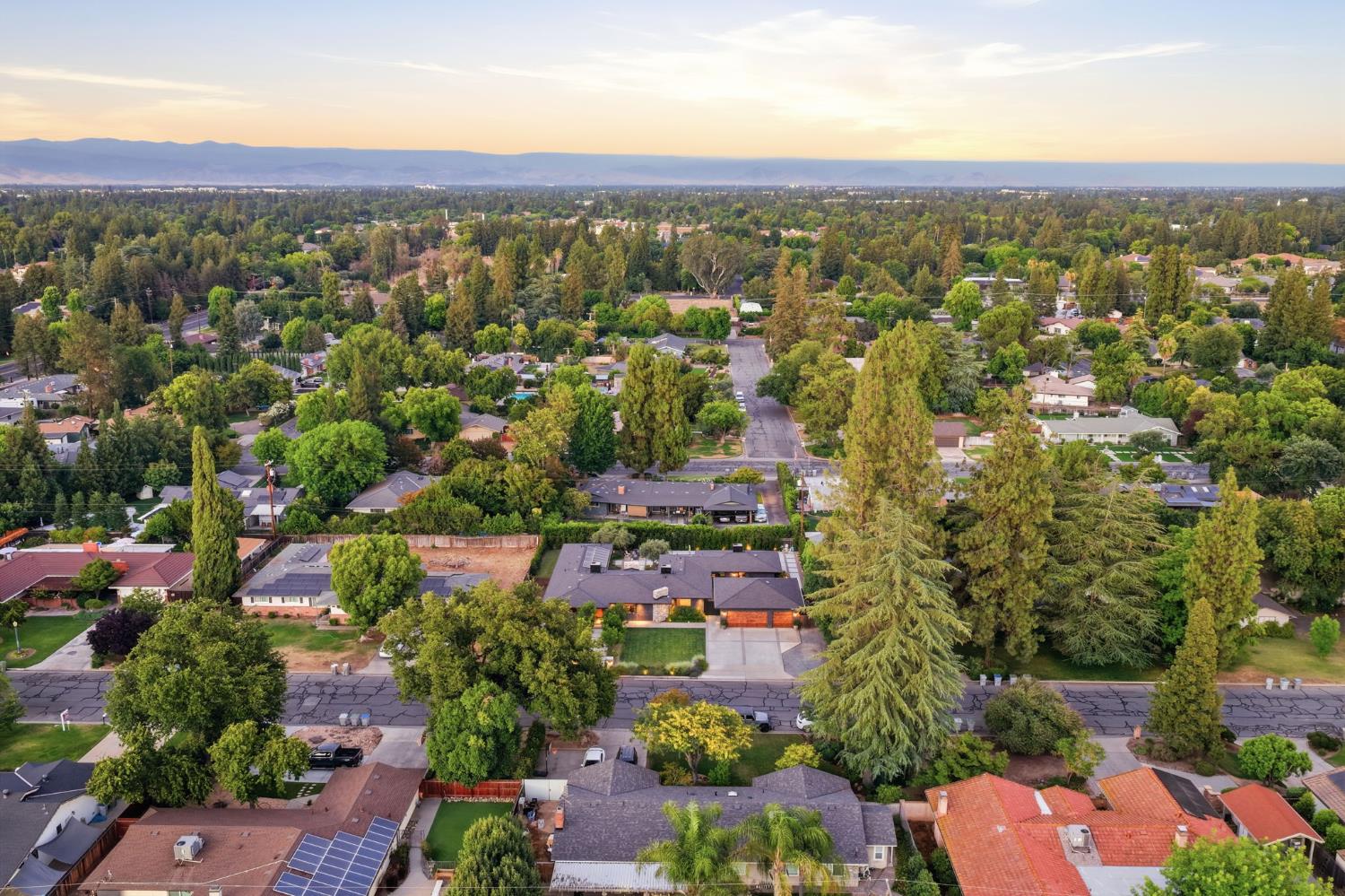 5708 N Pleasant Ave, Fresno, CA 93711