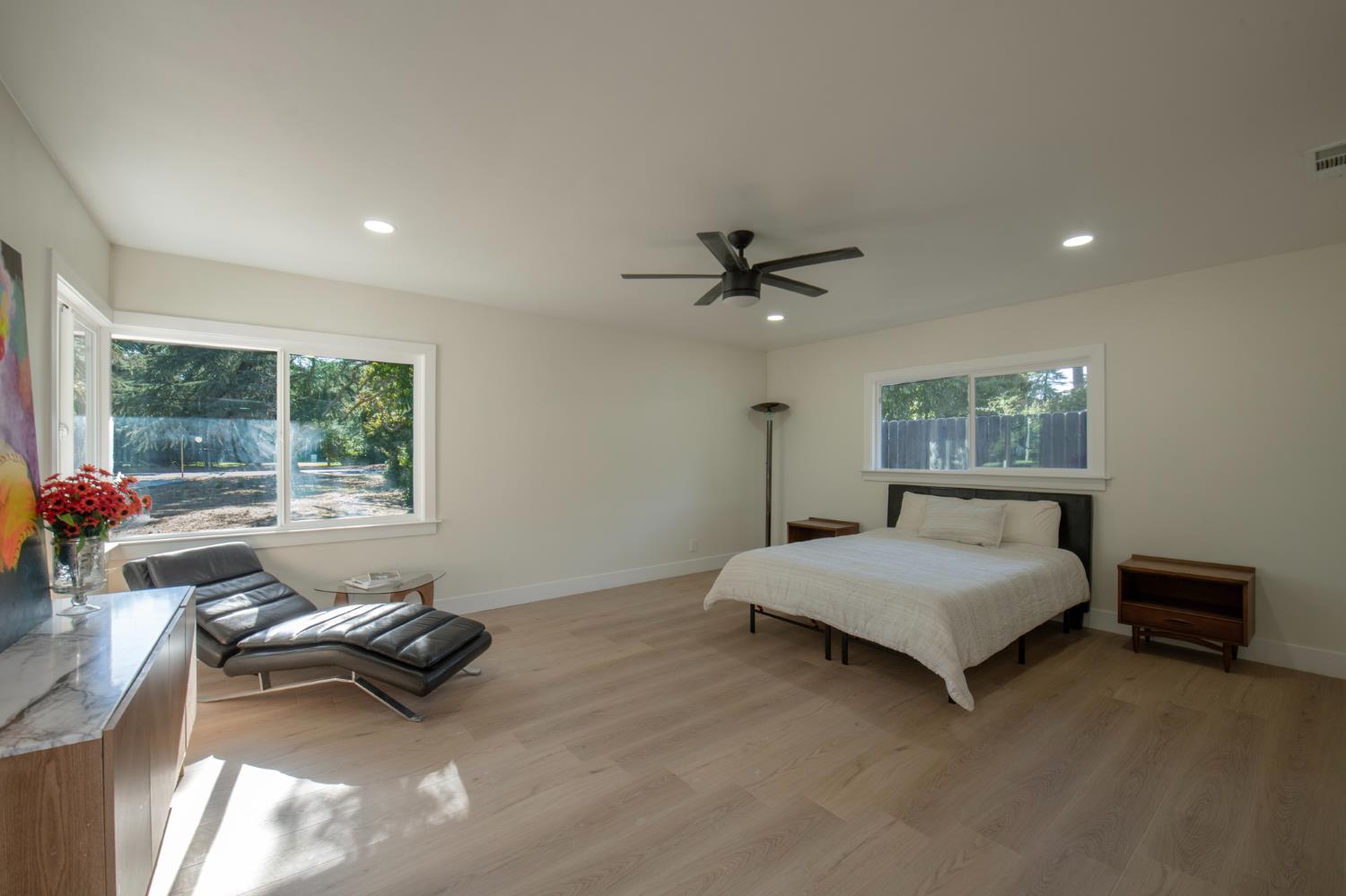 609 E Hampton, Fresno, CA 93704