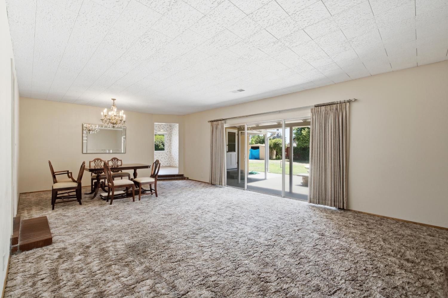 4328 E Rialto Ave, Fresno, CA 93726