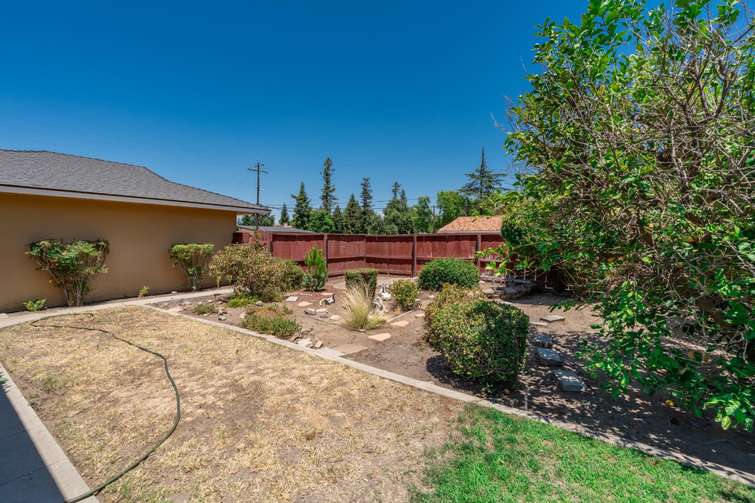 4328 E Rialto Ave, Fresno, CA 93726