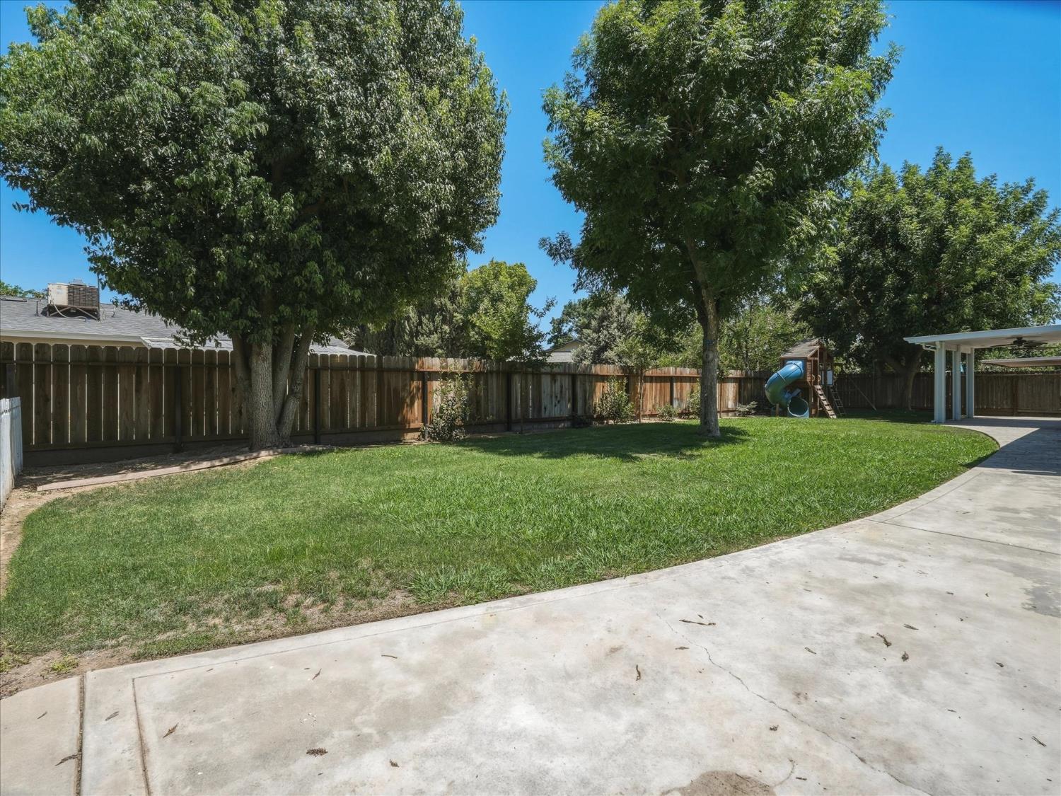 6676 N Wolters Ave, Fresno, CA 93710