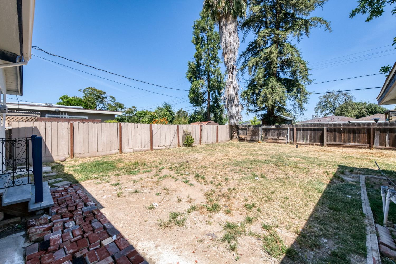 934 W Terrace Ave, Fresno, CA 93705
