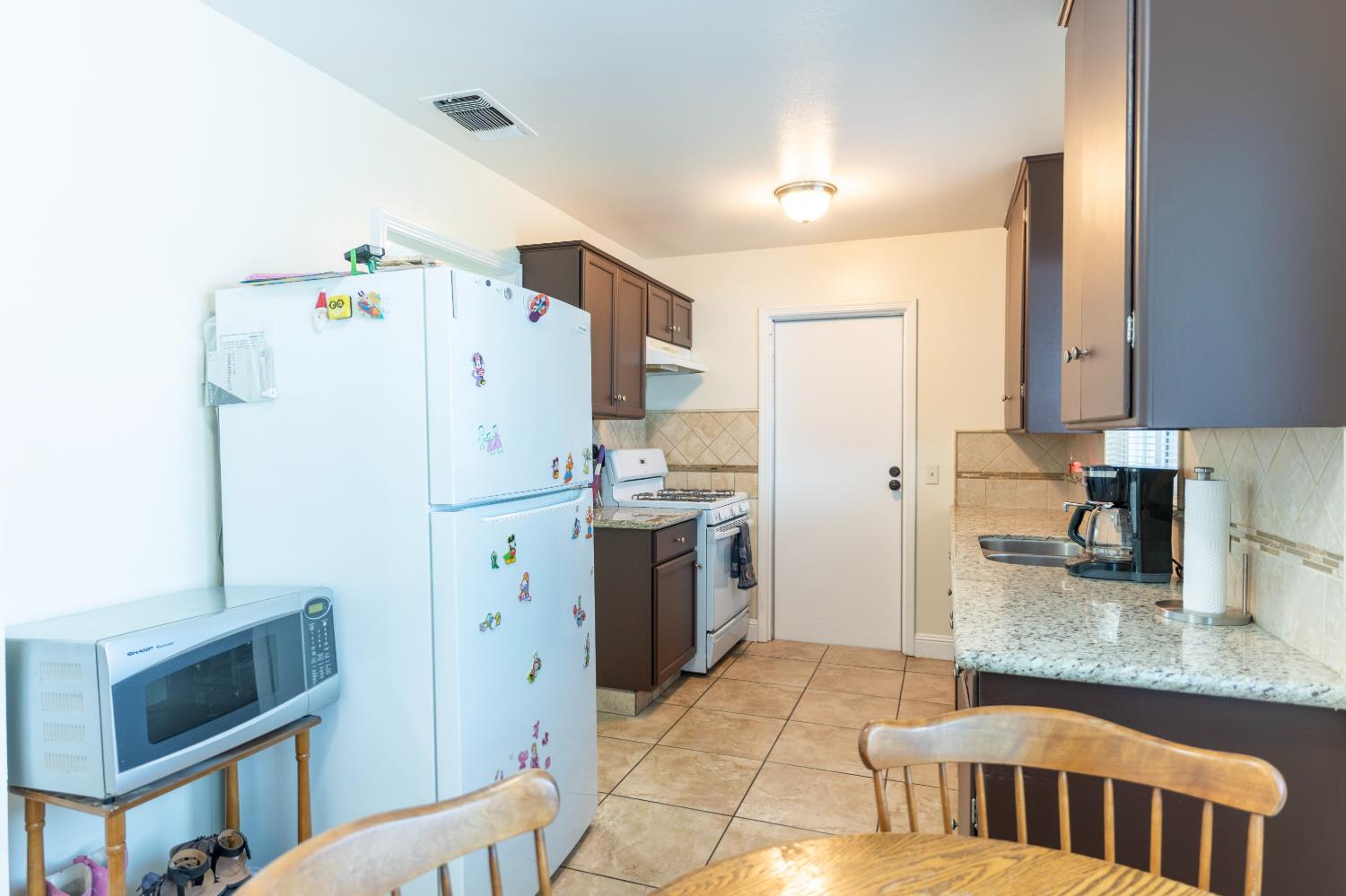 4446 E Brentwood Ave, Fresno, CA 93703