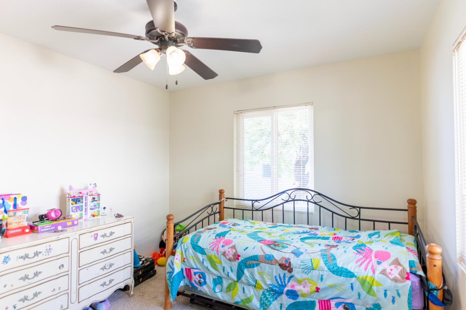 4446 E Brentwood Ave, Fresno, CA 93703