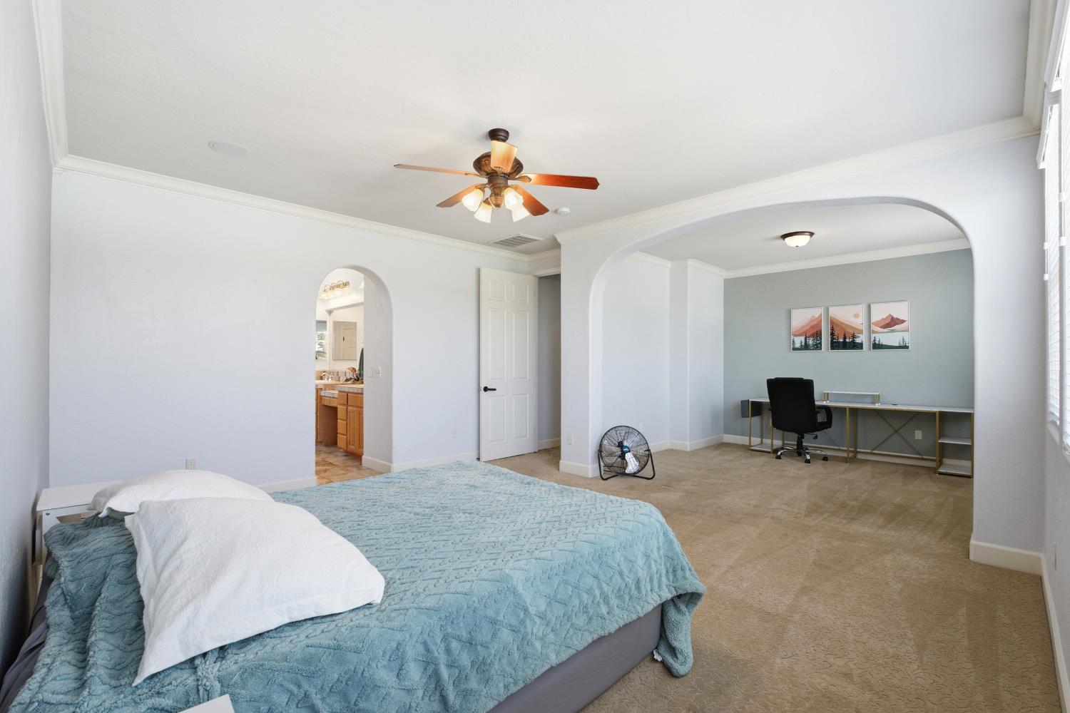7082 E Ramona Way, Fresno, CA 93737