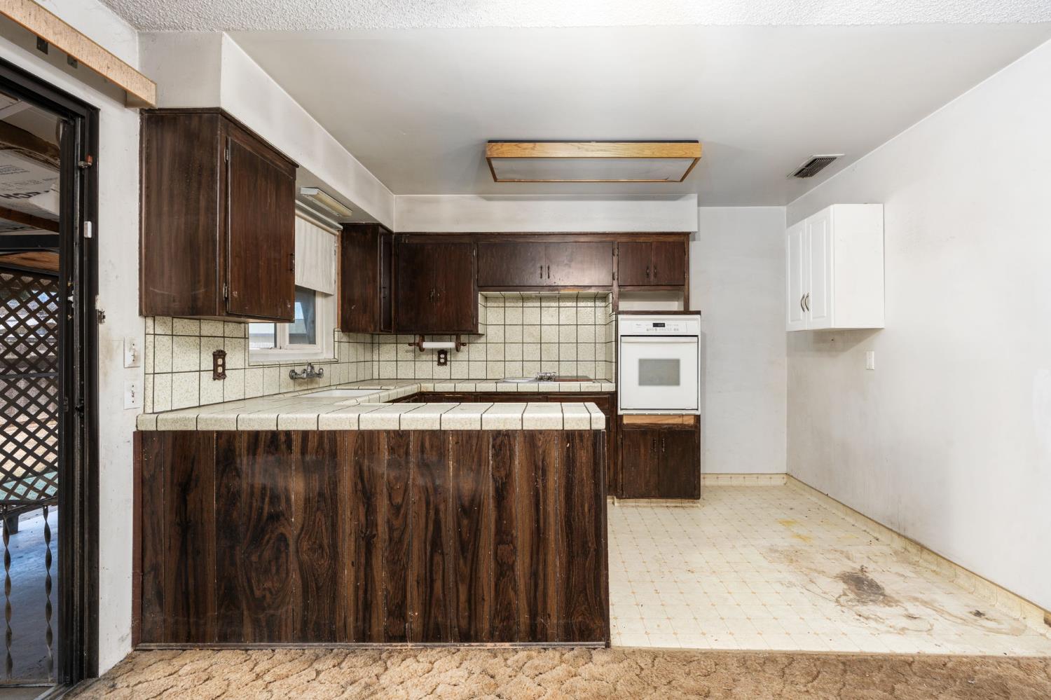 1542 W Sussex Way, Fresno, CA 93705