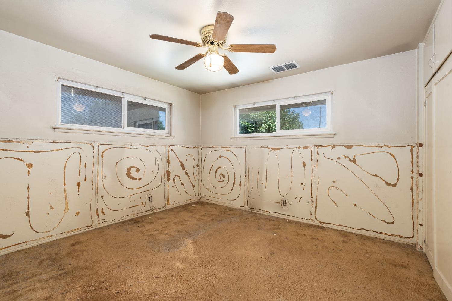 1542 W Sussex Way, Fresno, CA 93705