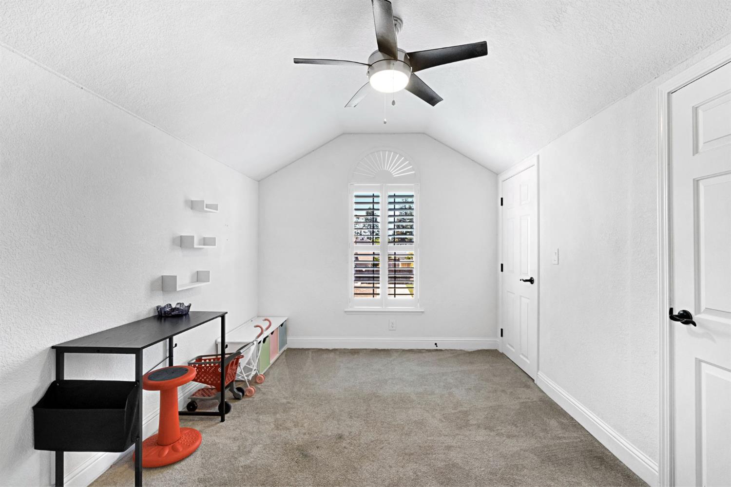 8814 N Spalding Ave, Fresno, CA 93720