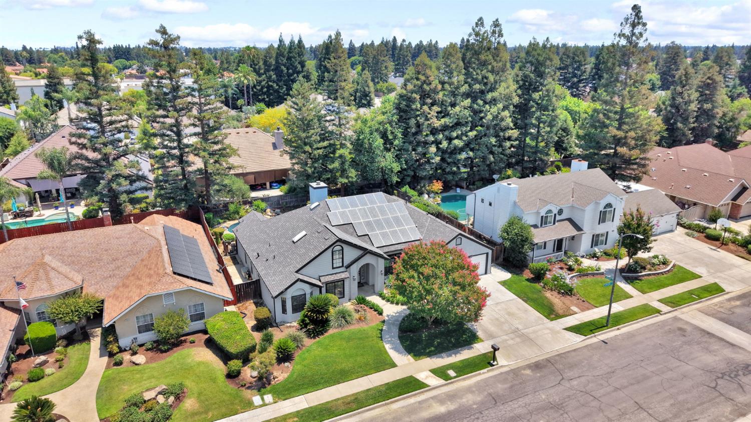 8814 N Spalding Ave, Fresno, CA 93720