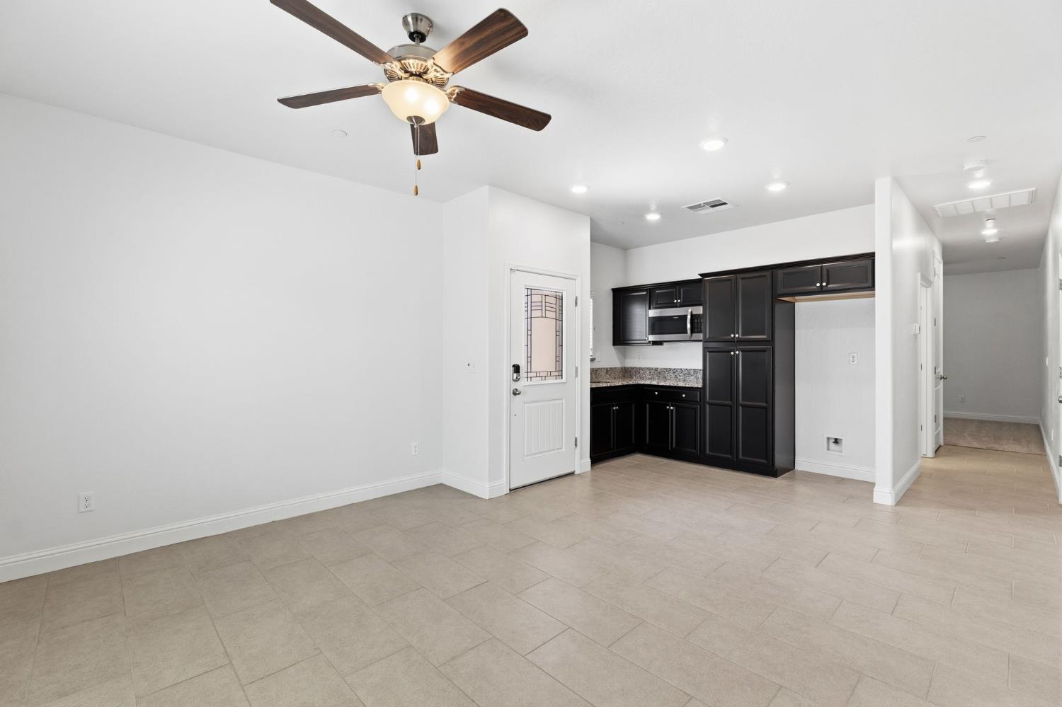 5438 W Floradora Ave, Fresno, CA 93722
