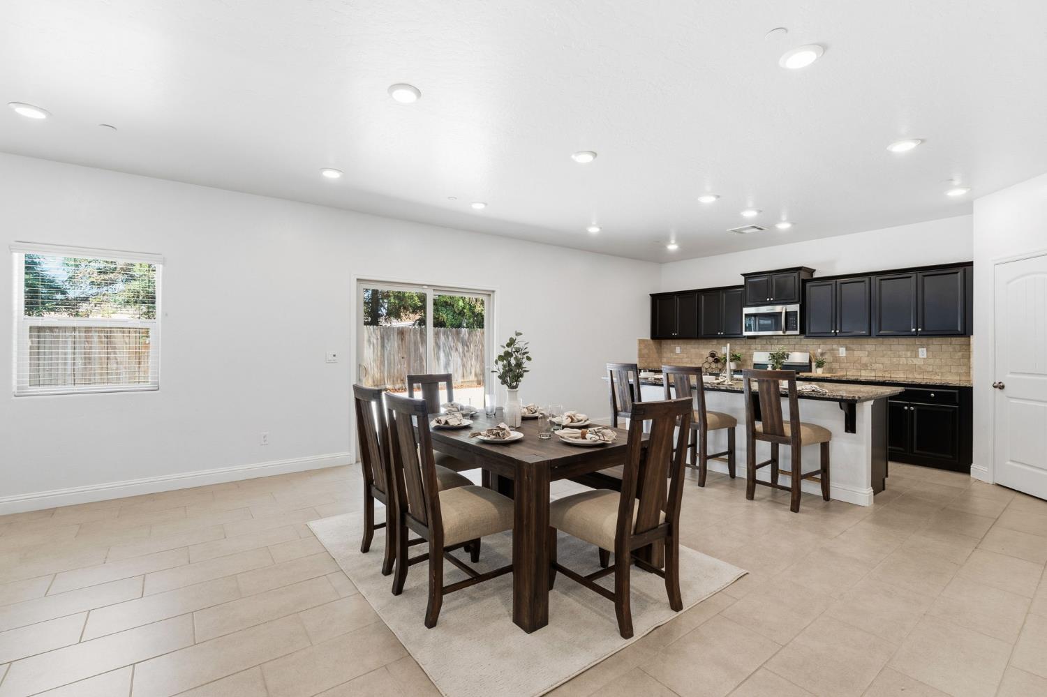 5438 W Floradora Ave, Fresno, CA 93722