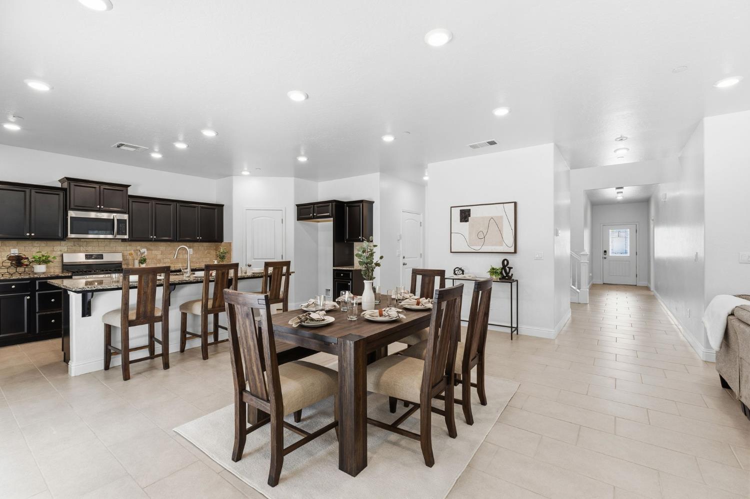 5438 W Floradora Ave, Fresno, CA 93722