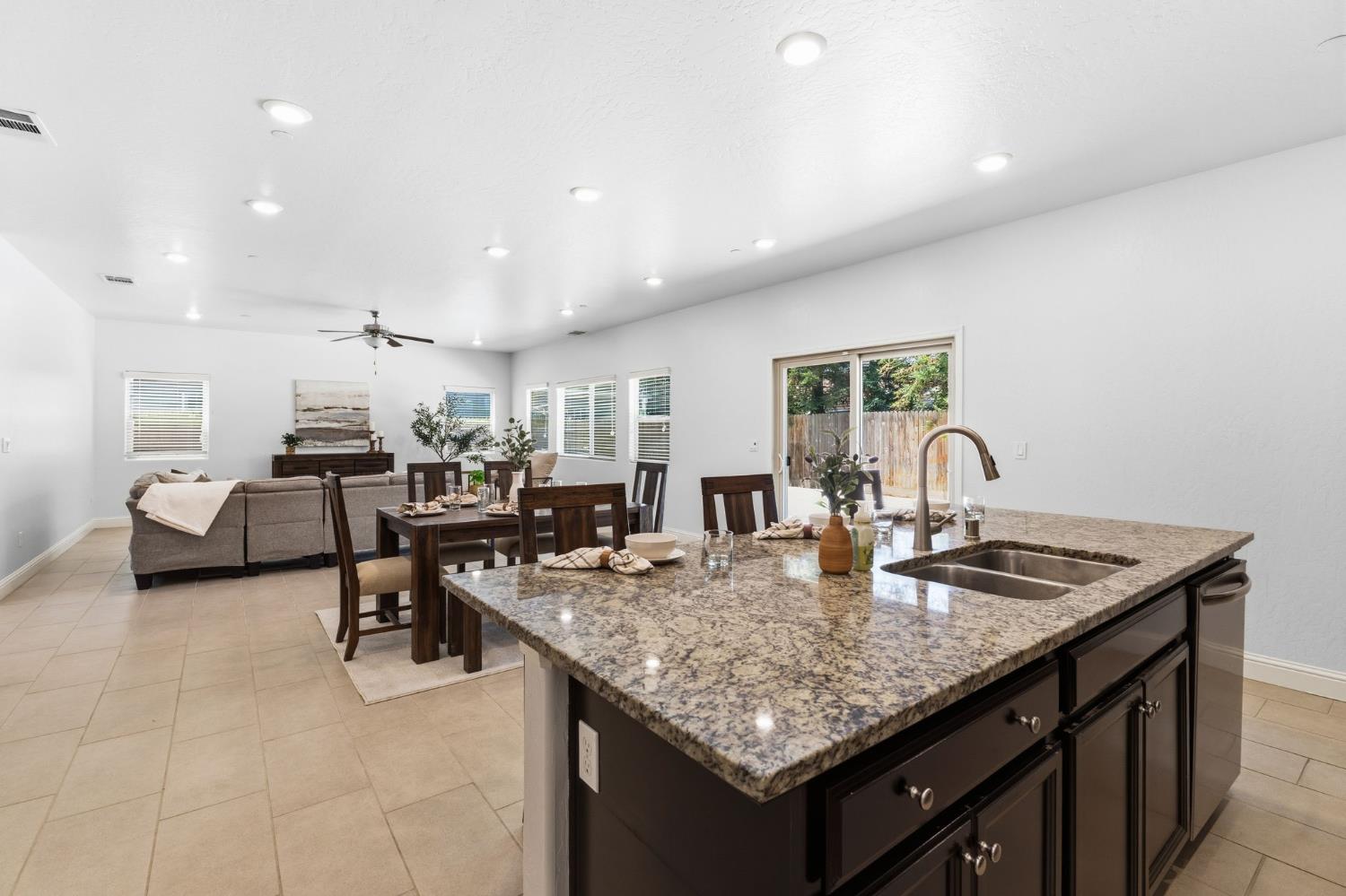 5438 W Floradora Ave, Fresno, CA 93722