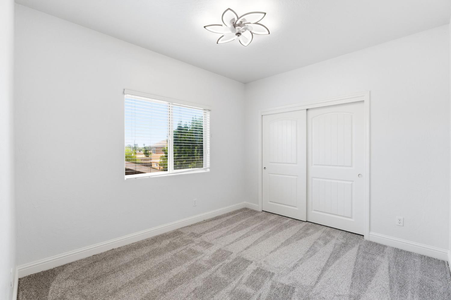 5438 W Floradora Ave, Fresno, CA 93722