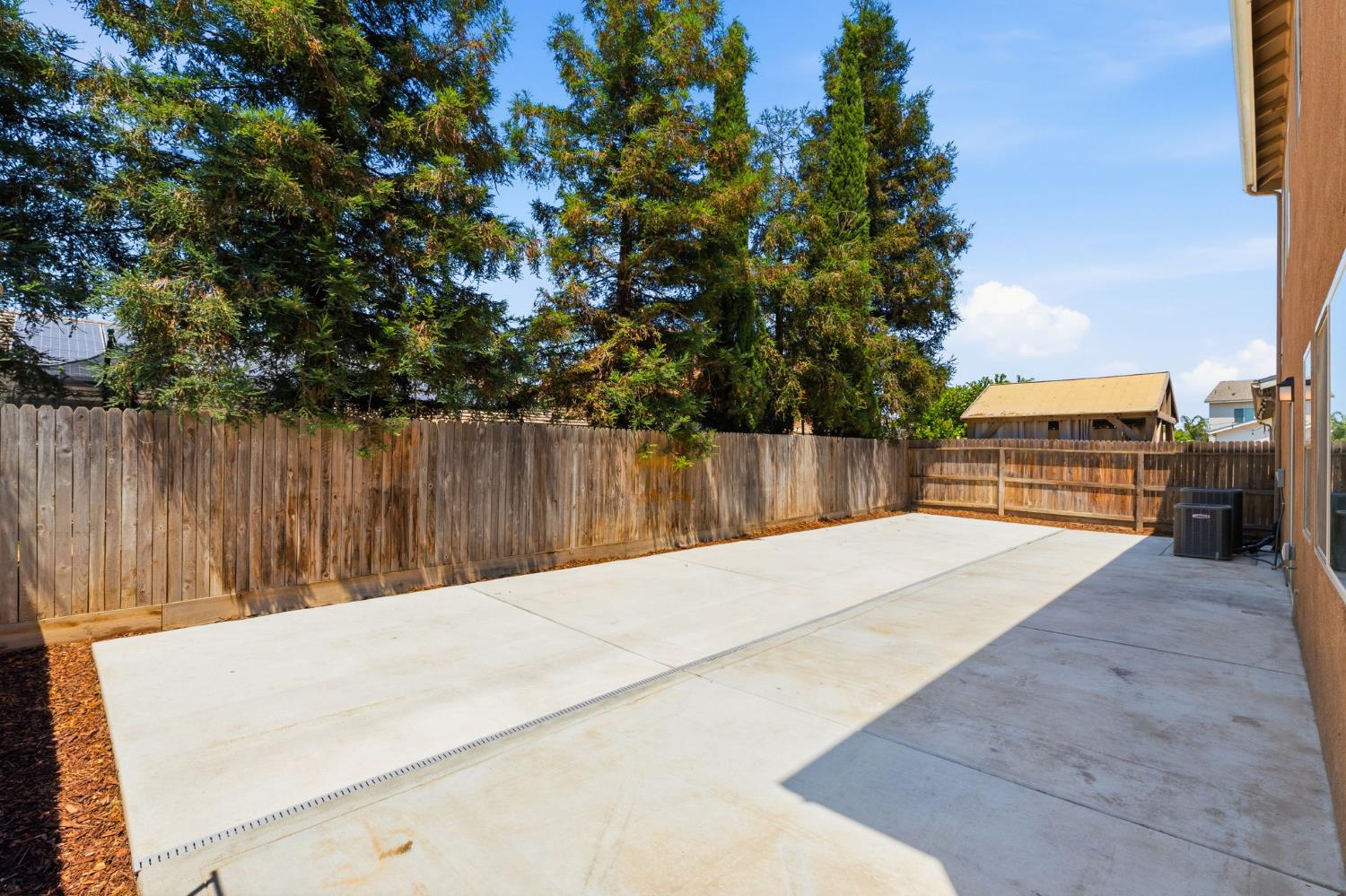 5438 W Floradora Ave, Fresno, CA 93722