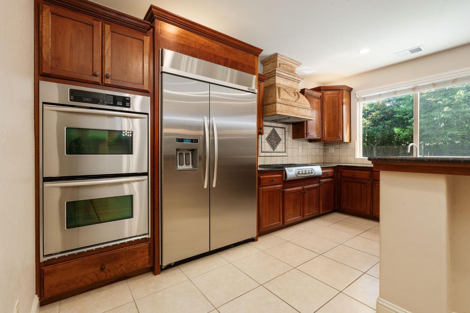 1495 E Via Mirasol Ln, Fresno, CA 93730
