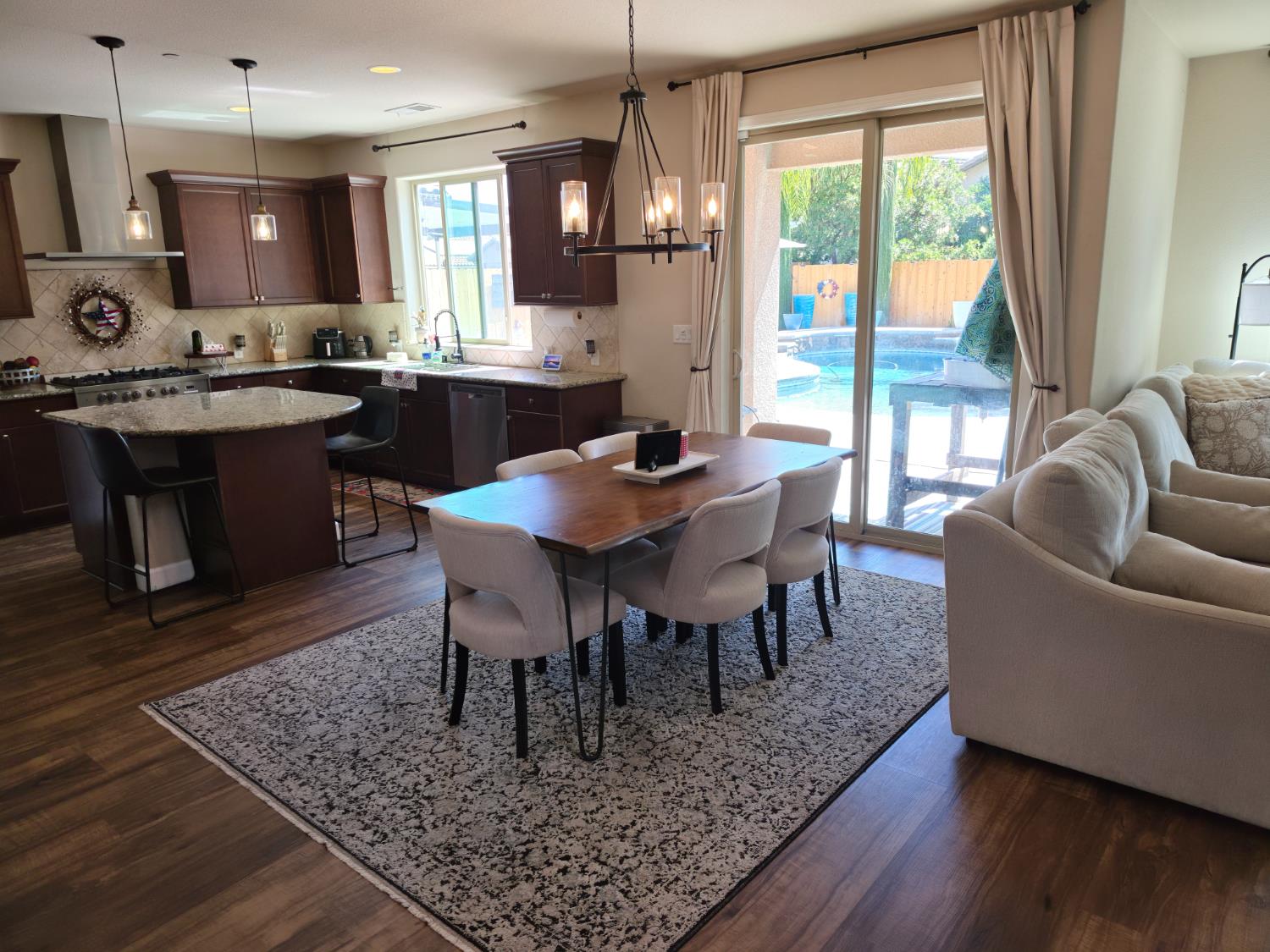5640 N Madelyn Ave, Fresno, CA 93723