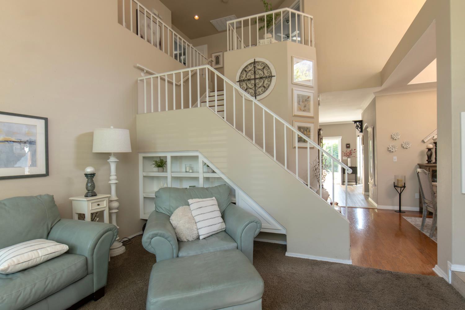 1292 E Le Parc Dr, Fresno, CA 93720