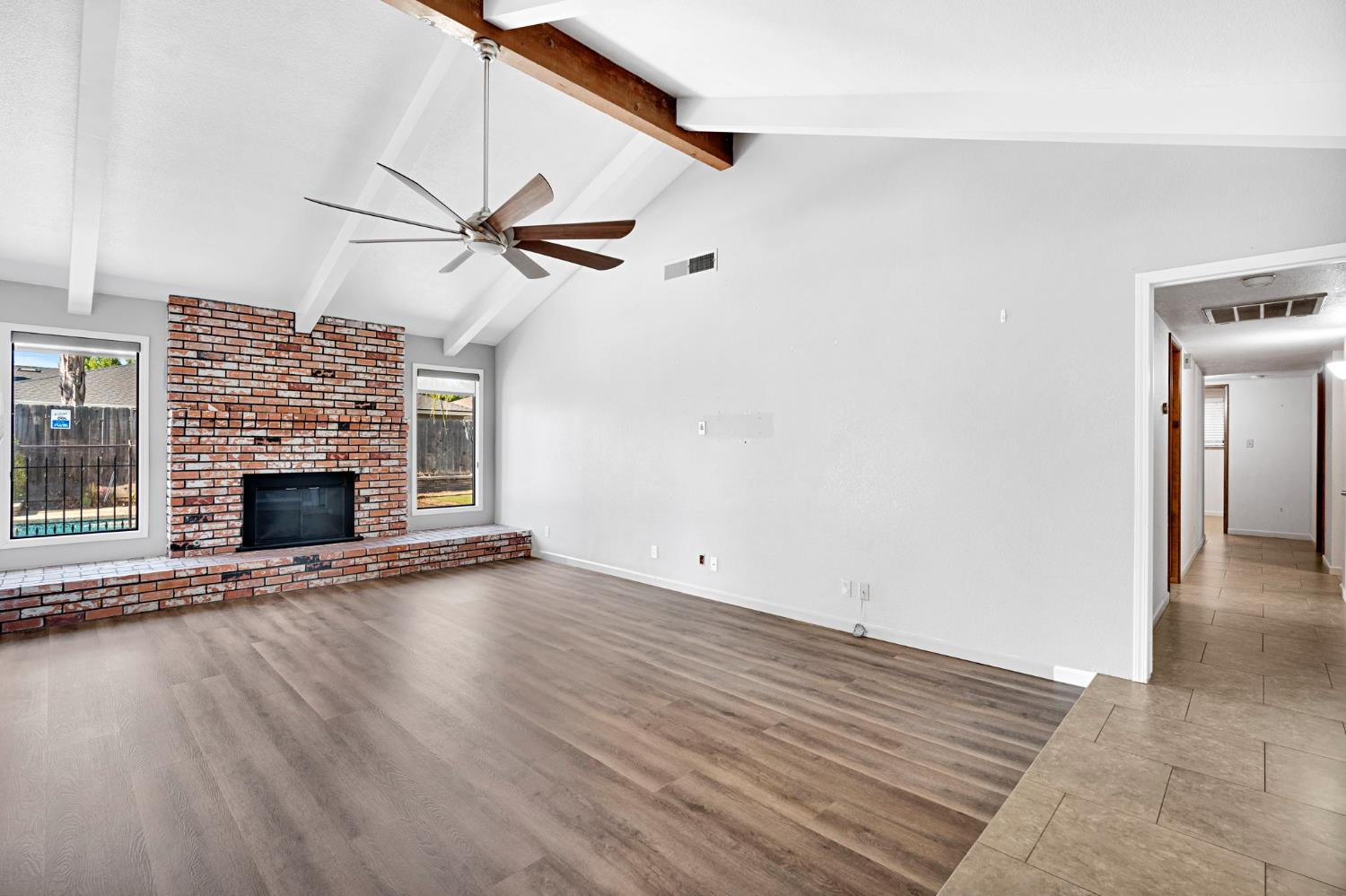 1661 E Fallbrook Ave, Fresno, CA 93720