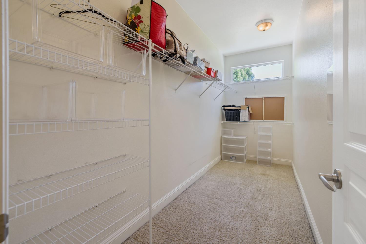 6733 W Dovewood Ln, Fresno, CA 93723