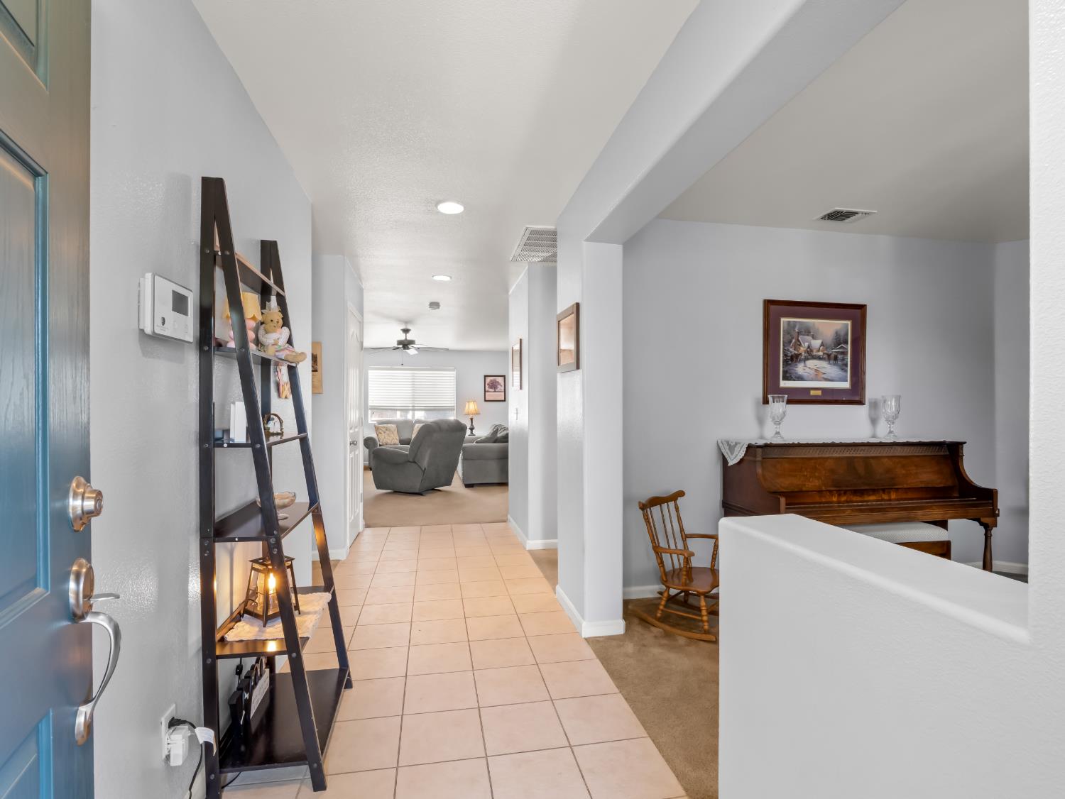 5215 E Hoxie Ave, Fresno, CA 93725