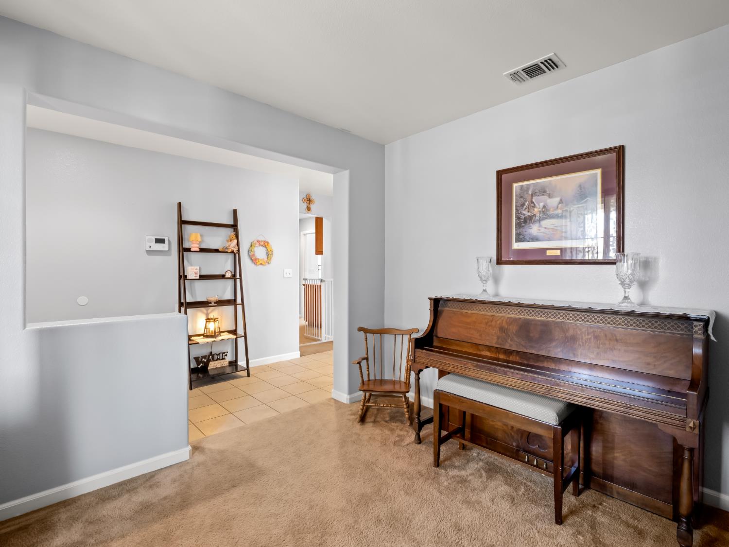 5215 E Hoxie Ave, Fresno, CA 93725