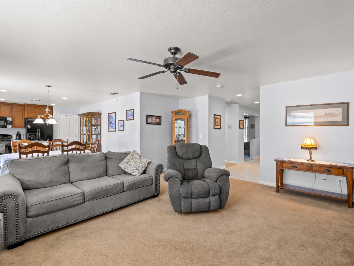 5215 E Hoxie Ave, Fresno, CA 93725